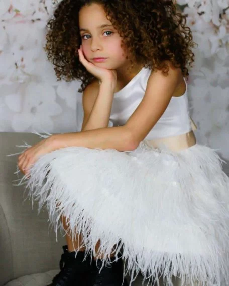 bruidsmeisje jurk tule ivoor gebroken wit off white Verenjurkje veren veertjes bruidsmeisjes jurkje jurk jurken kind meisje meisjes kinderen bruidsmeisjesjurkje Kinderbruidsjurkje verenjurk so cute! kinderbruidsmode meisje feestjurkje roze maat 122
