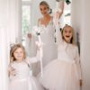 bruidsmeisjes jurkjes roze kort tule zachtroze kleedje bruiloft kinderbruidsmode kinderkleding bruiloft