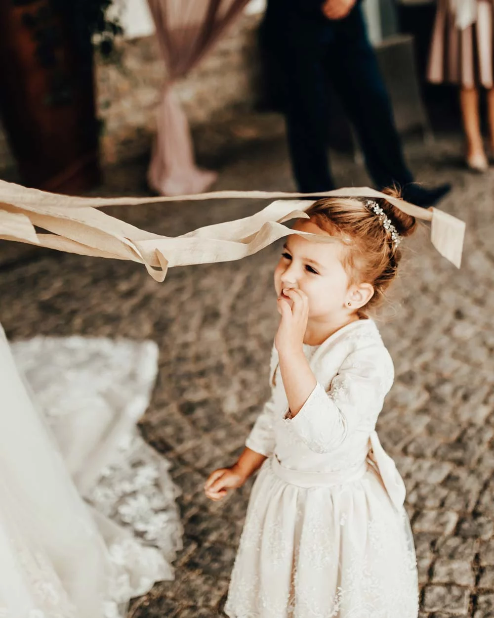 Romy champagne bruidmeisjes jurkje jurken trouwen kind meisje kinderkleding