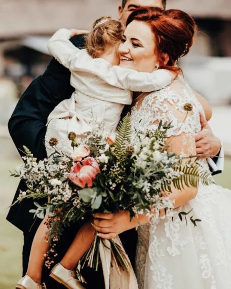 Romy champagne bruidmeisjes jurkje jurken trouwen kind meisje kinderkleding