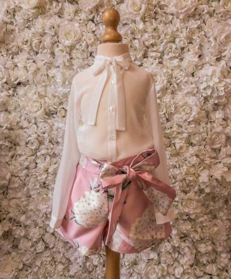 Roze short met bloemen kind meisje