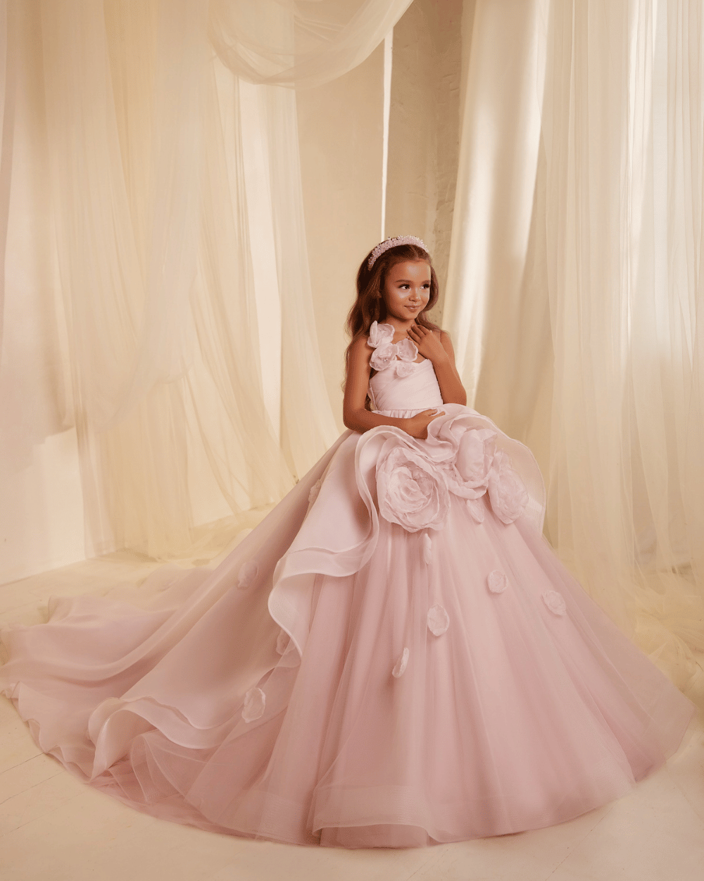 Roze lange communiejurk met sleep